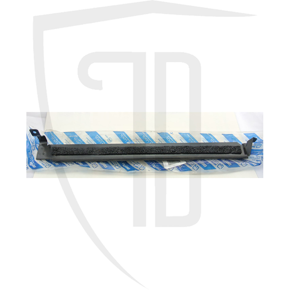 Oil cooler conveyor deflector
