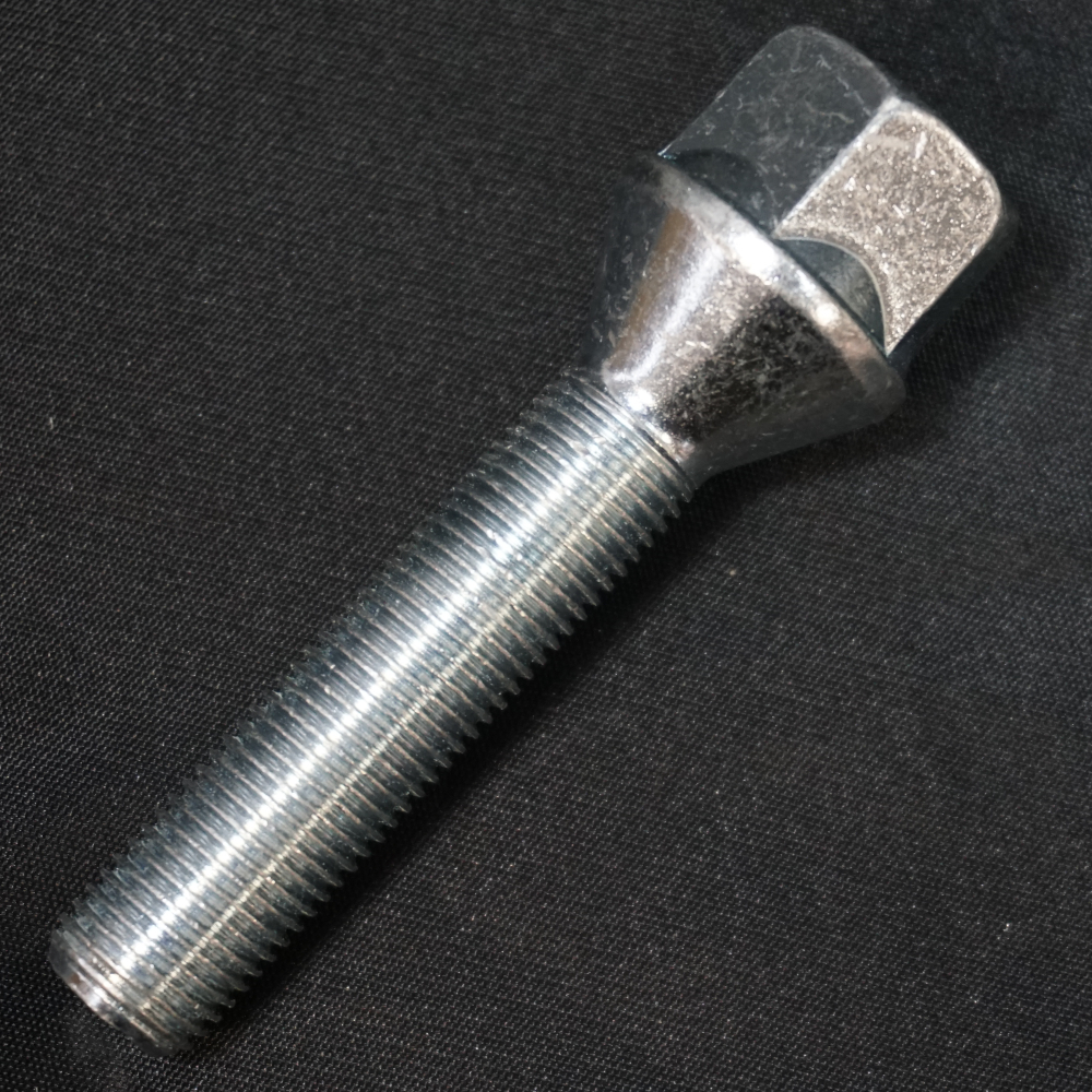 Extended wheel bolt